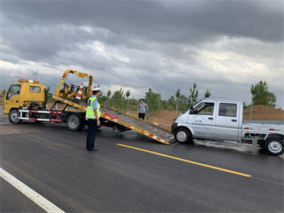 田阳道路救援拖车的具体流程
